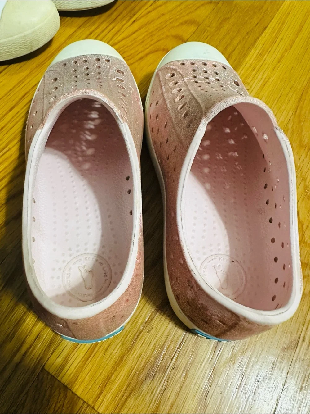 Native Kids Glitter Pink Slip-On Sandals